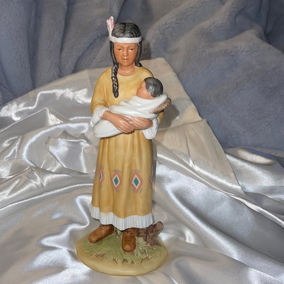 Home Interiors 1447 Vintage Native American Woman w/Baby Excellent Cond! - Picture 1 of 9